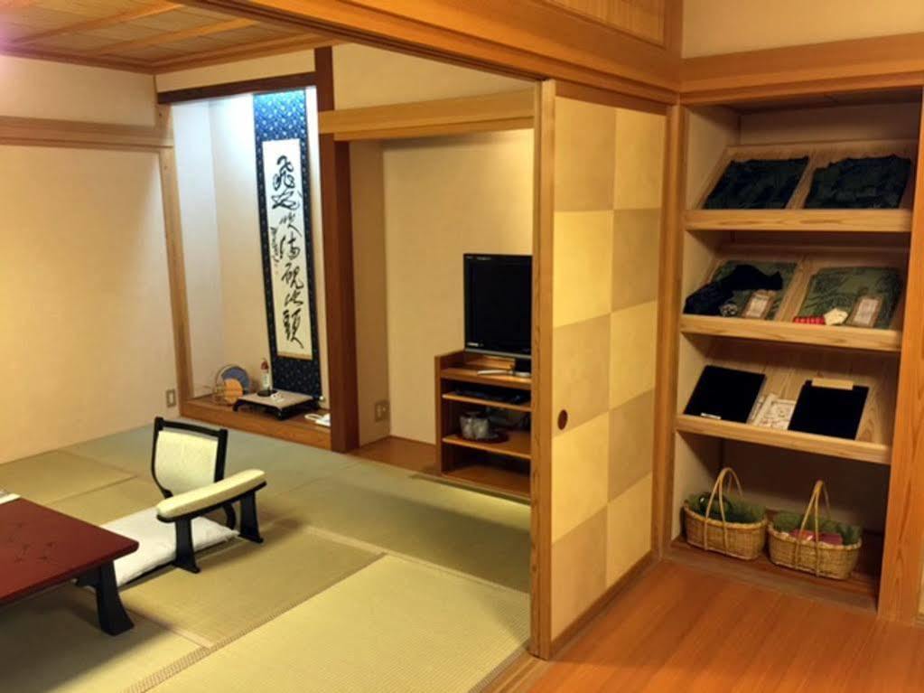 Jinpyokaku Hotel Yamanouchi  Eksteriør billede