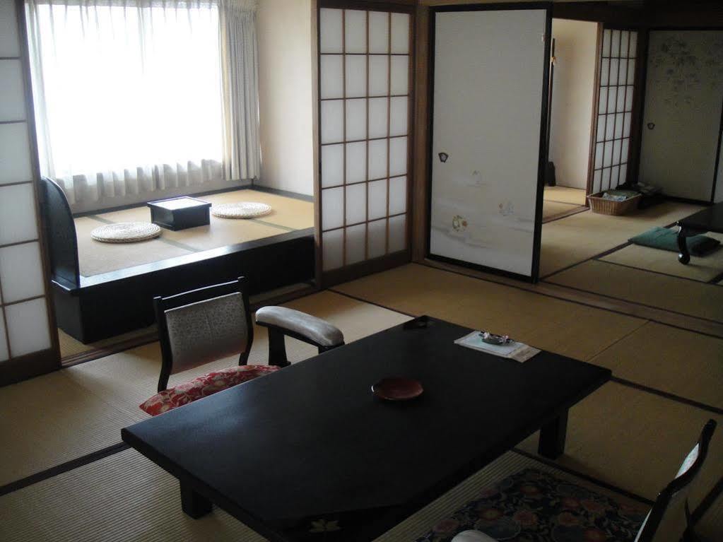 Jinpyokaku Hotel Yamanouchi  Eksteriør billede