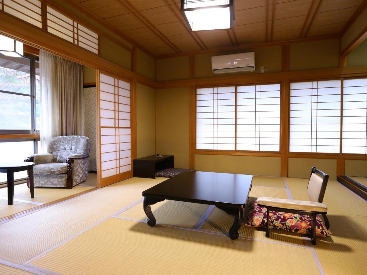 Jinpyokaku Hotel Yamanouchi  Eksteriør billede